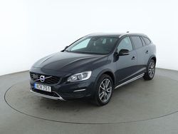 Grå Begagnad 2017 Volvo V60 CC Summum Kombi | 216 000 kr (Marknadspris)