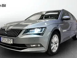 Grå Begagnad 2016 Skoda Superb Style Kombi | 189 900 kr