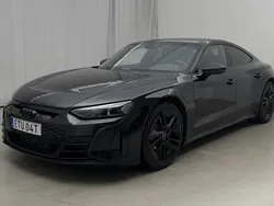 Svart Begagnad 2023 Audi e-tron SUV | 792 750 kr