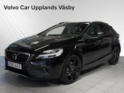 Svart Begagnad 2018 Volvo V40 CC Kombi | 209 900 kr (Marknadspris)