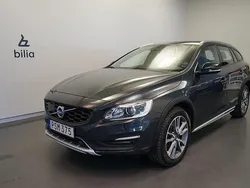 Grå Begagnad 2018 Volvo V60 CC Standard Kombi | 249 500 kr (Marknadspris)