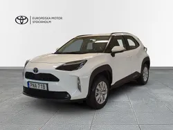 Vit Begagnad 2023 Toyota Yaris Cross Active SUV | 274 900 kr (Marknadspris)