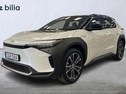 Vit Begagnad 2022 Toyota bZ4X Executive SUV | 409 900 kr (Marknadspris)