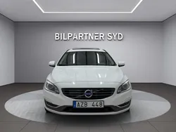Vit Begagnad 2013 Volvo V60 Momentum Kombi | 109 900 kr (Marknadspris)