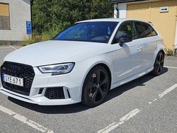 Vit Begagnad 2018 Audi RS3 Sportback Sport Halvkombi | 415 000 kr (Bra pris)