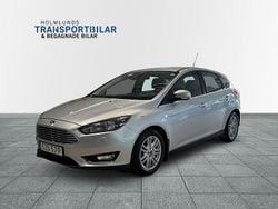 Grå Begagnad 2015 Ford Focus Titanium Halvkombi | 119 900 kr (Marknadspris)