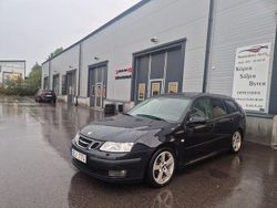 Svart Begagnad 2005 Saab 9-3 Linear Kombi | 38 900 kr (Marknadspris)