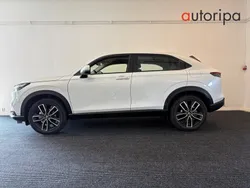 Vit (vit metallic) Begagnad 2024 Honda HR-V SUV | 304 900 kr