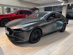 Machine grey metallic Begagnad 2024 Mazda 3 Nagisa Halvkombi | 357 200 kr (Lite dyr)