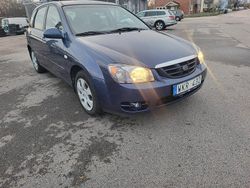 Blå Begagnad 2005 Kia Cerato Halvkombi | 25 000 kr