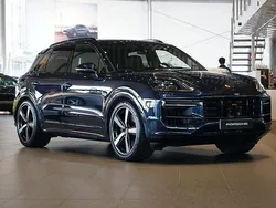Mörkblå Begagnad 2023 Porsche Cayenne SUV | 1 229 000 kr (Lite dyr)