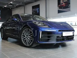Mörkblå Begagnad 2023 Porsche Panamera 4 Sedan | 1 365 000 kr
