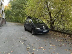 Blå Begagnad 2005 Seat Alhambra Minibuss | 29 000 kr