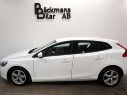 Vit Begagnad 2015 Volvo V40 Kinetic Kombi | 107 000 kr (Marknadspris)