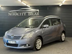 Blå Begagnad 2010 Toyota Verso Minibuss | 79 800 kr (Marknadspris)