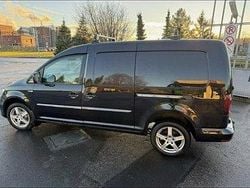 Svart Begagnad 2017 VW Caddy Maxi Minibuss | 120 000 kr (Marknadspris)