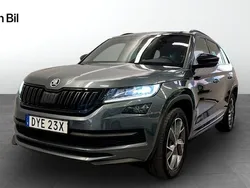 Grå Begagnad 2019 Skoda Kodiaq SportLine SUV | 359 900 kr (Marknadspris)