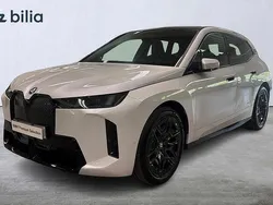 Vit Begagnad 2025 BMW iX M Sport SUV | 1 079 900 kr