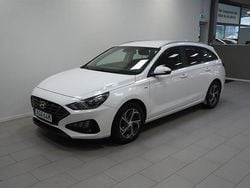 Vit Begagnad 2023 Hyundai i30 Essential Kombi | 219 900 kr (Dyr)