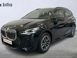 Svart Begagnad 2024 BMW 225 Active Tourer M Sport Minibuss | 469 000 kr (Dyr)
