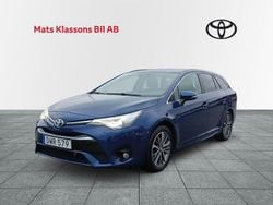 Mörkblå (blå) Begagnad 2016 Toyota Avensis Active Kombi | 139 000 kr (Marknadspris)
