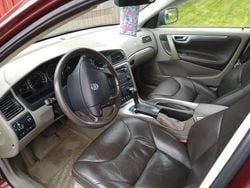 Röd Begagnad 2005 Volvo XC70 Momentum SUV | 39 000 kr (Bra pris)