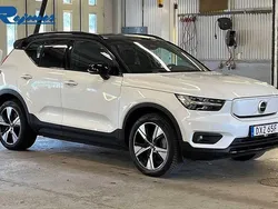 Vit (crystal vit metallic) Begagnad 2022 Volvo XC40 Plus SUV | 329 900 kr