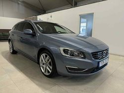 Ljusblå (blå) Begagnad 2016 Volvo V60 Kombi | 129 900 kr (Marknadspris)