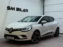 Vit Begagnad 2017 Renault Clio IV Intens Halvkombi | 96 900 kr (Marknadspris)