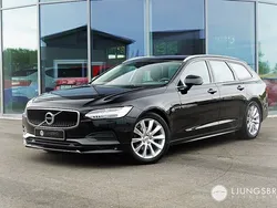 Svart Begagnad 2019 Volvo V90 Momentum Kombi | 269 900 kr (Marknadspris)