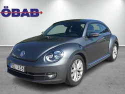 Mörkgrå Begagnad 2011 VW Beetle Halvkombi | 109 800 kr (Marknadspris)