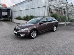 Mörkbrun Begagnad 2014 Skoda Octavia Ambition Kombi | 59 900 kr (Marknadspris)