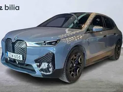 Grå Begagnad 2023 BMW iX SUV | 849 900 kr (Marknadspris)