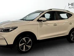 Vit (white) Begagnad 2022 MG ZS Luxury Sedan | 249 900 kr (Superpris)
