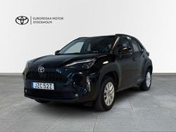 Svart Begagnad 2024 Toyota Yaris Cross Active SUV | 284 900 kr (Marknadspris)