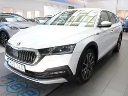 Vit Begagnad 2022 Skoda Octavia Scout Kombi | 309 900 kr (Dyr)