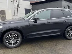 Svart Begagnad 2021 Volvo XC60 Momentum SUV | 299 000 kr (Bra pris)