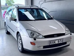 Ljusgrå Begagnad 2000 Ford Focus Kombi | 19 900 kr (Marknadspris)