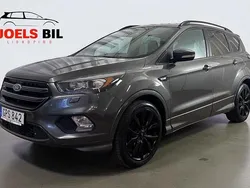 Grå Begagnad 2017 Ford Kuga ST-Line SUV | 139 900 kr (Marknadspris)