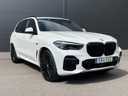 Vit Begagnad 2022 BMW X5 iPerformance SUV | 629 000 kr (Marknadspris)