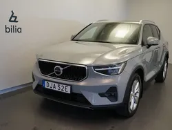 Grå Begagnad 2023 Volvo XC40 Core SUV | 348 500 kr (Marknadspris)