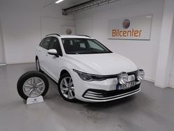 Vit Begagnad 2022 VW Golf VIII Kombi | 257 900 kr (Marknadspris)