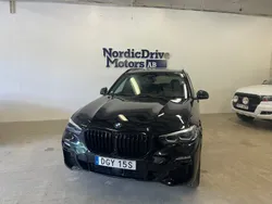 Svart Begagnad 2021 BMW X5 iPerformance SUV | 699 000 kr
