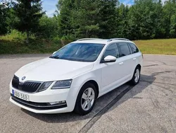 Vit Begagnad 2018 Skoda Octavia Style Kombi | 139 000 kr (Marknadspris)
