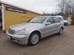 Ljusgrå Begagnad 2001 Mercedes C200 Elegance Sedan | 29 500 kr (Superpris)