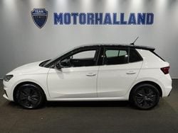 Vit Begagnad 2023 Skoda Fabia Style Halvkombi | 214 900 kr (Marknadspris)