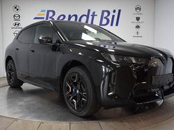 Black sapphire metallic Ny 2025 BMW iX M Sport SUV | 989 500 kr (Marknadspris)