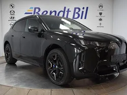 Black sapphire metallic Ny 2025 BMW iX M Sport SUV | 999 500 kr (Bra pris)