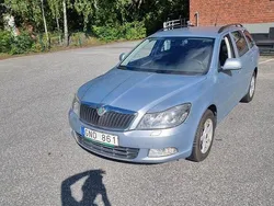 Blå Begagnad 2010 Skoda Octavia Kombi | 75 000 kr (Marknadspris)