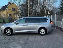Begagnad 2017 Chrysler Pacifica Minibuss | 175 000 kr